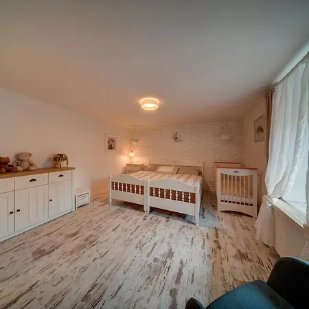 بيت للعطل Chaloupka U Potoka كوتنا هورا