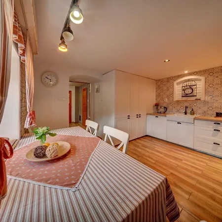 بيت للعطل Chaloupka U Potoka كوتنا هورا