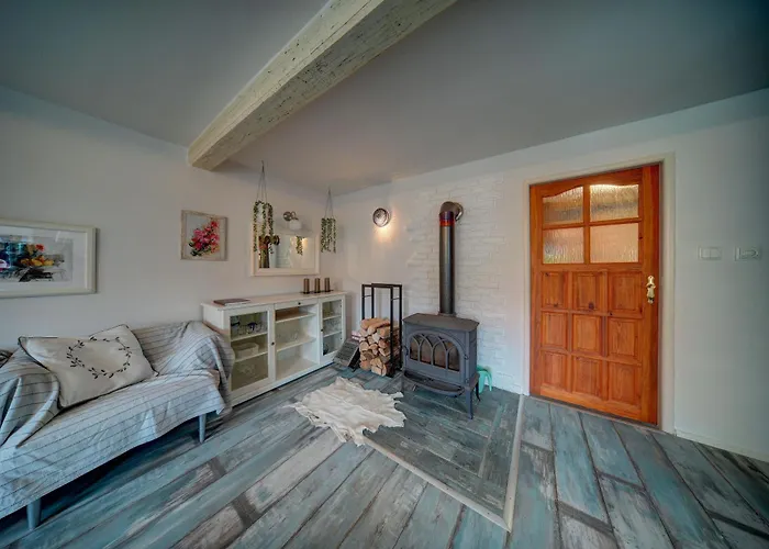 بيت للعطل Chaloupka U Potoka كوتنا هورا