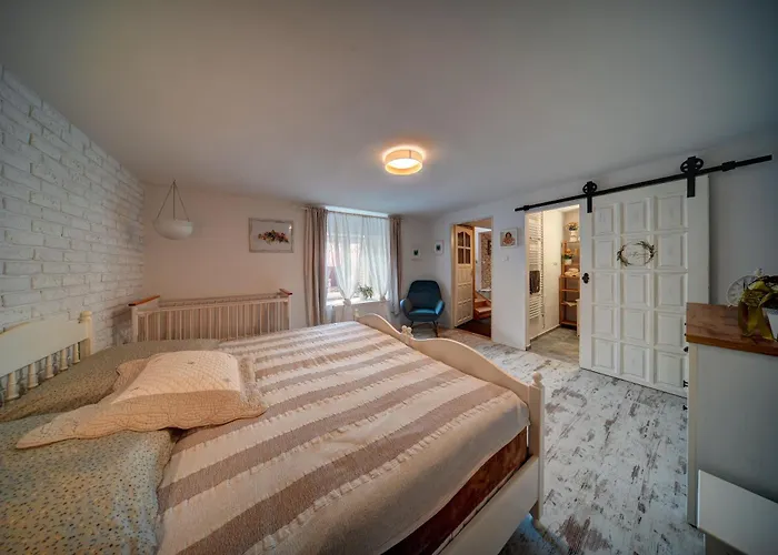 بيت للعطل Chaloupka U Potoka