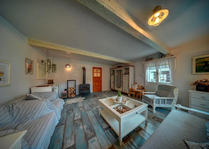 펜션 Chaloupka U Potoka *